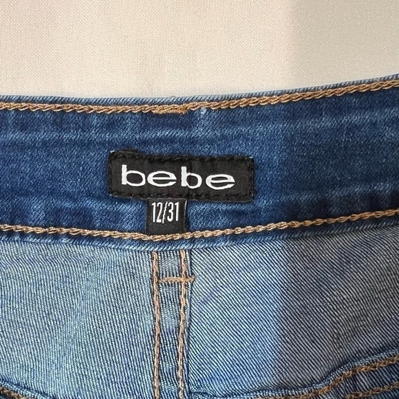 bebe Raw Edge‎ Short NWT SZ 12 31 Embellished Medium Wash - Picture 3 of 13